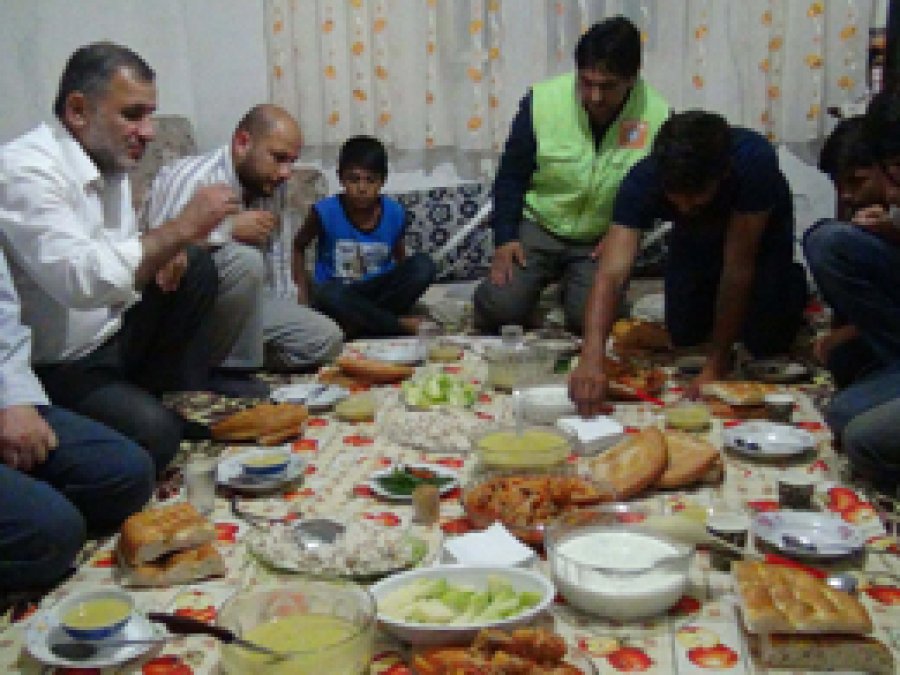 'Veren el ile alan el iftarda buluşuyor'