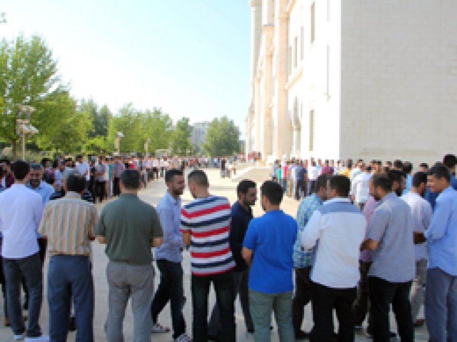 Adana'da coşkulu bayramlaşma