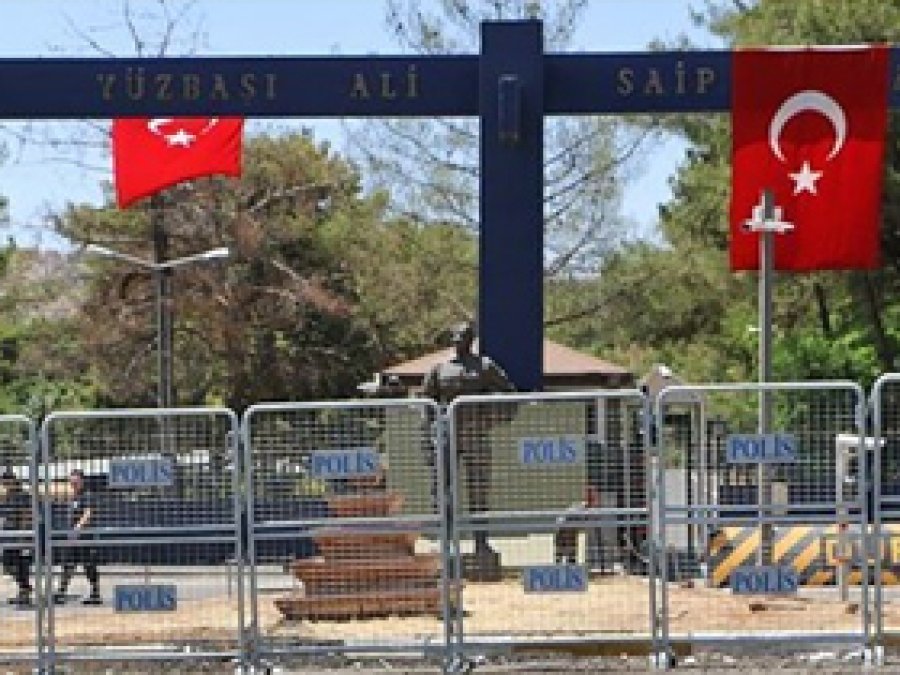 Komutanlıklardan FETÖ dokümanları çıktı