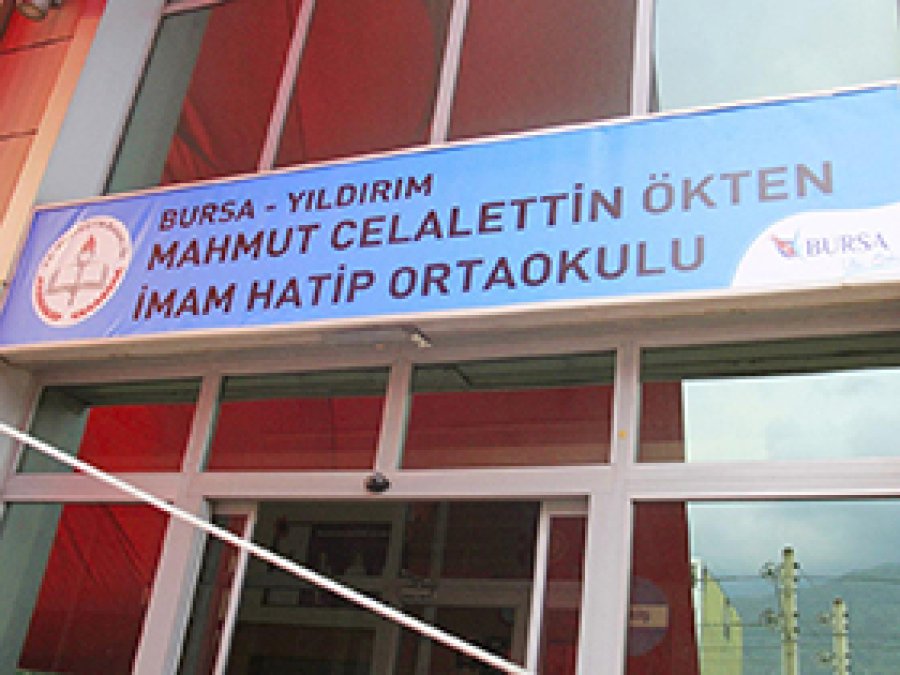 Kapatılan FETÖ okuluna ayetli tabela