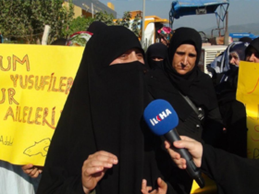 'Eşlerimiz merhamet dilenmiyor'