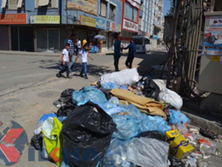 Batman’ın sokak ve caddeleri çöpten geçilmiyor