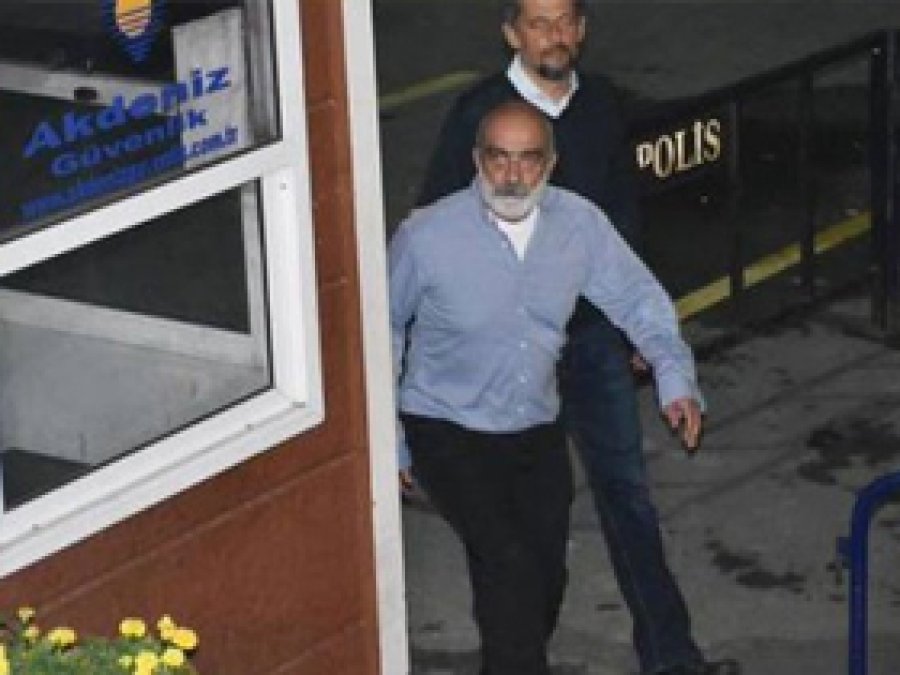 Gazeteci Ahmet Altan tutuklandı