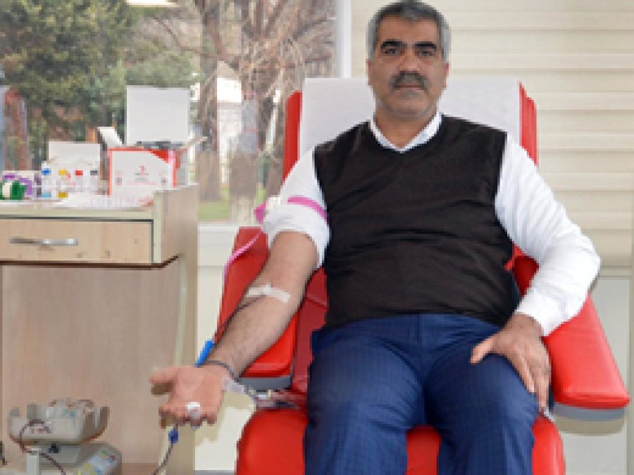 HÜDA PAR'dan kan bağışı çağrısına destek