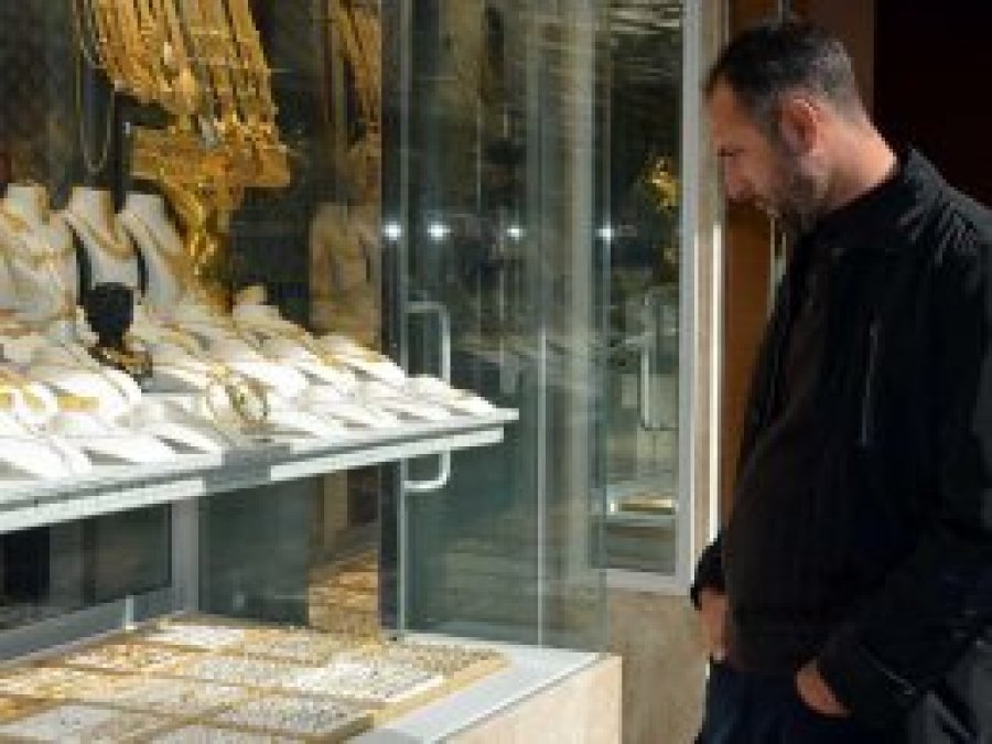 Altın fiyatlarındaki yükseliş satışları düşürdü