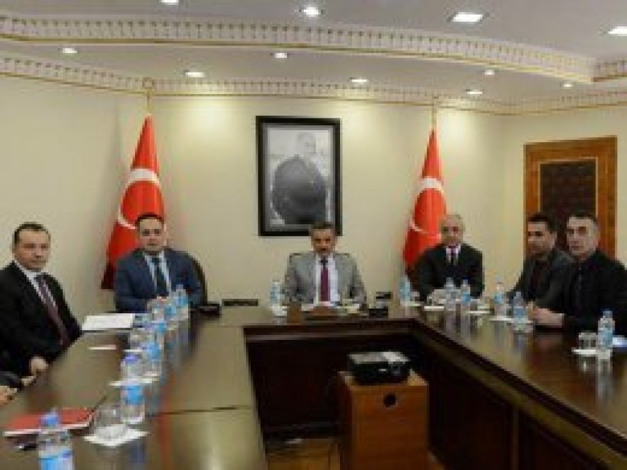 Tunceli Valisi, Belediye'ye bakacak