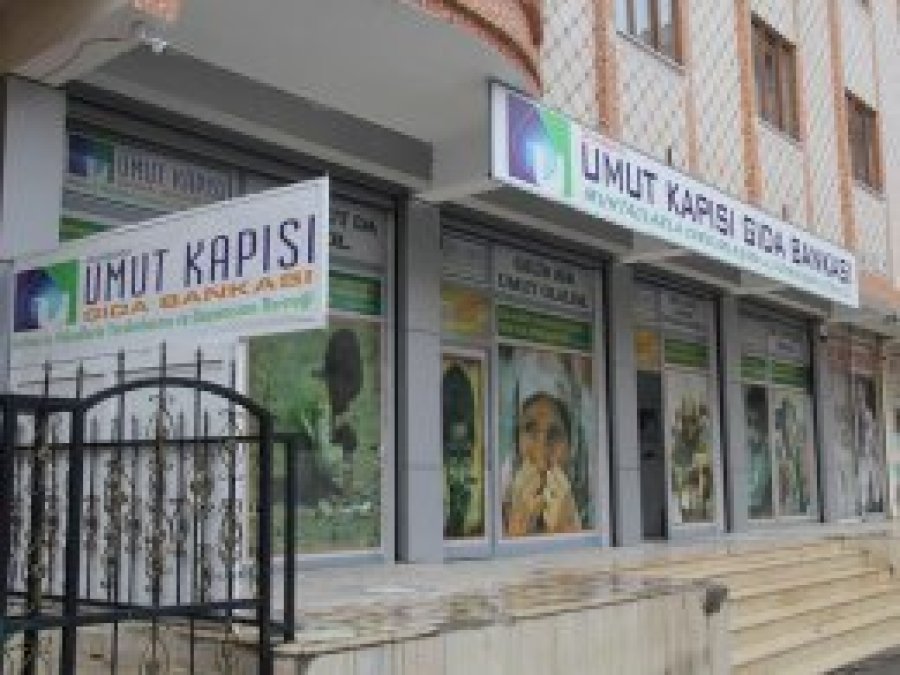 Umut Kapısı'ndan 927 bin TL yardım