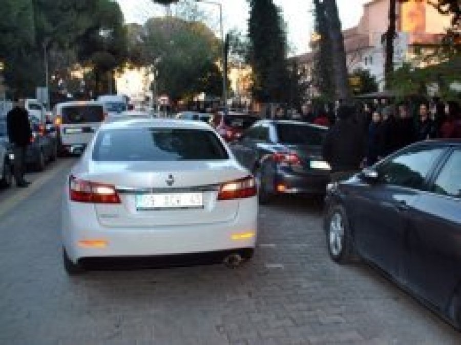 İhraç edilen FETÖ'cüden silahlı saldırı