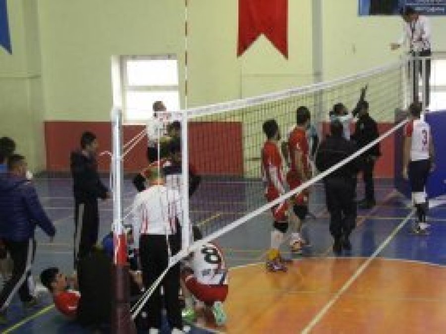 Voleybol maçında hakem saldırıya uğradı