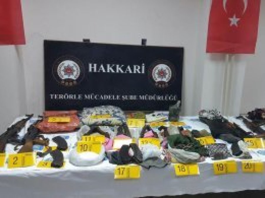 Hakkari'de uzun namlulu silahlar ele geçirildi