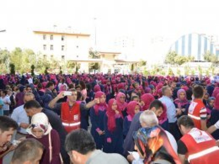 Siirt'te 2 bin öğrenciye aşure dağıtıldı