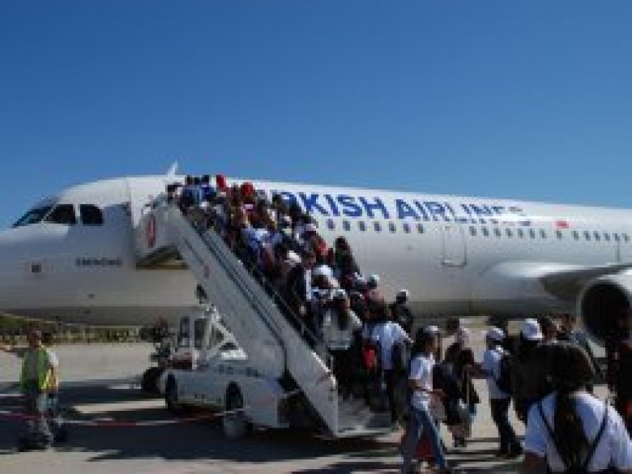 Adıyamanlı öğrenciler Balıkesir’e uğurlandı
