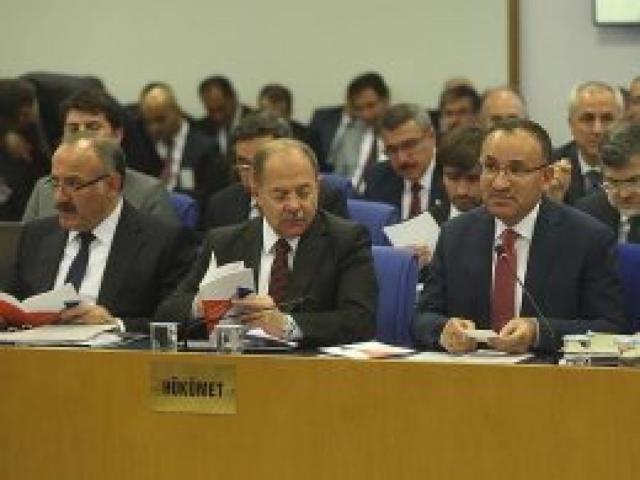 Devlet hizmetlerinin tamamı elektronik ortama taşınacak