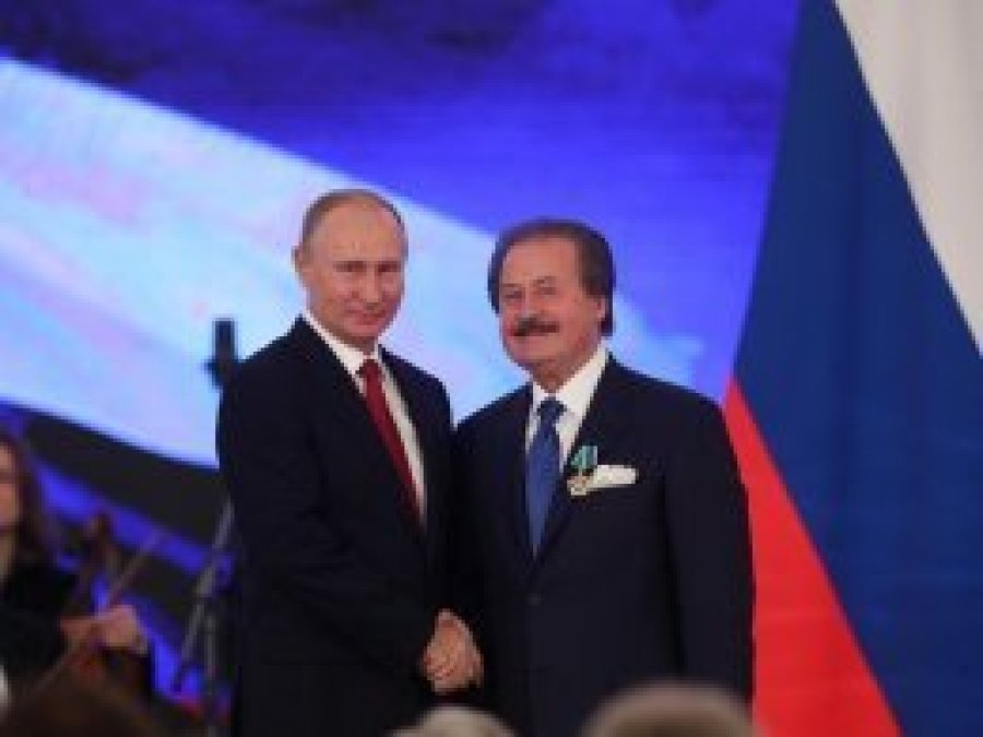 Putin'den Çağlar'a dostluk nişanı