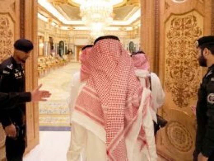 11 prince and 4 ministers detained in Saudi Arabia