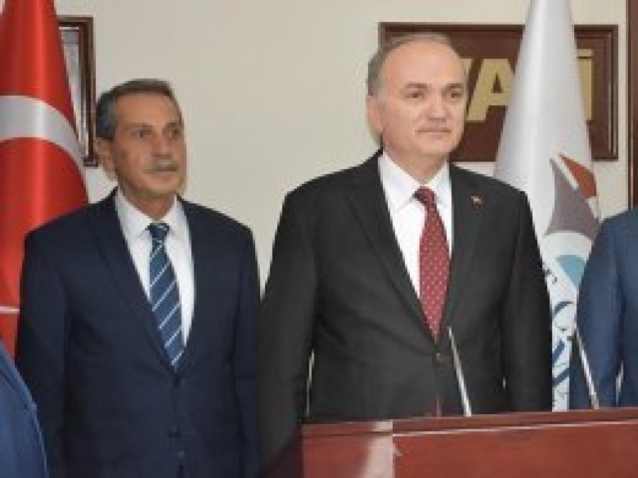 Bakan Özlü'den cam filmi açıklaması
