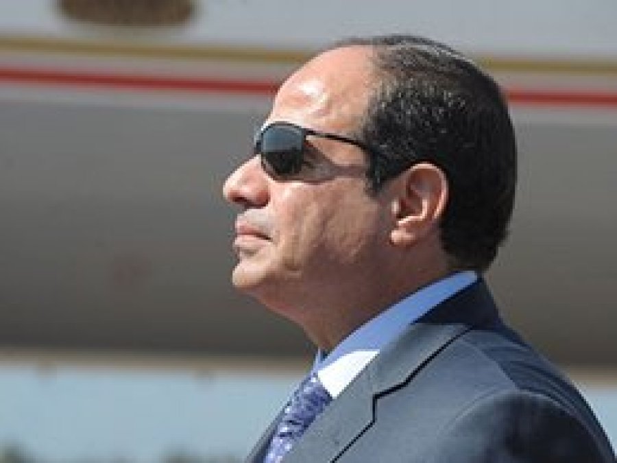Darbeci Sisi gasp ettiği Cumhurbaşkanlığına aday olmayacak