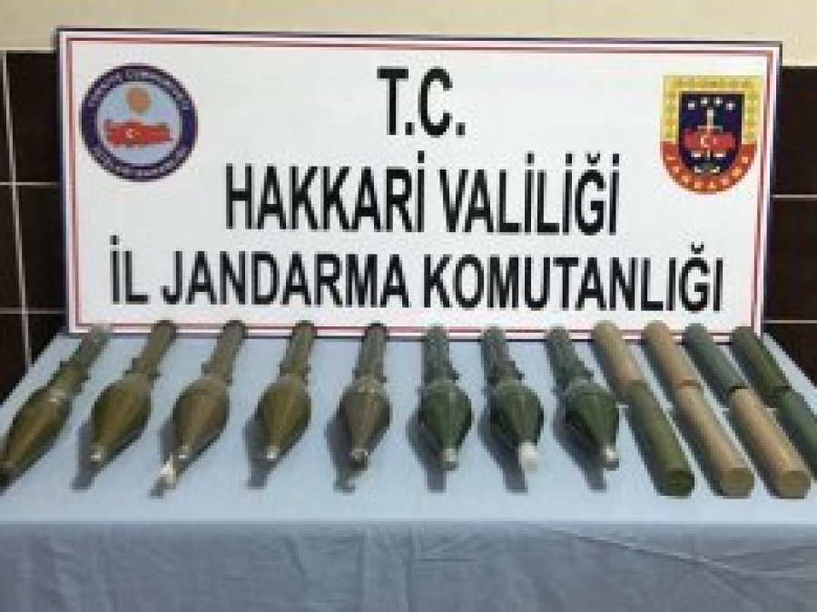 Hakkâri'de anti tank roketatar mühimmatı ele geçirildi