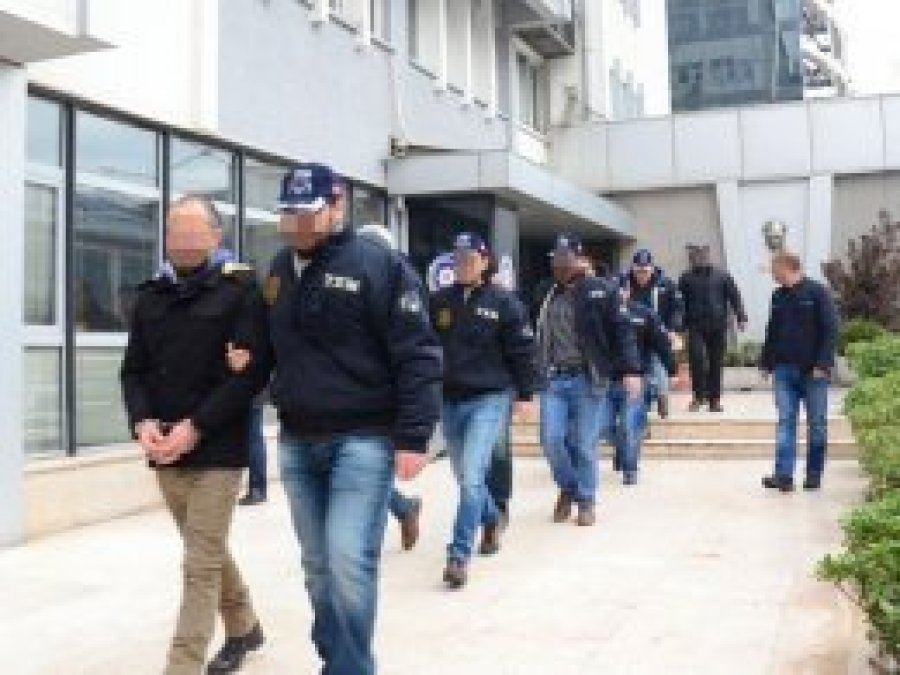 Siirt merkezli FETÖ operasyonunda 11 tutuklama