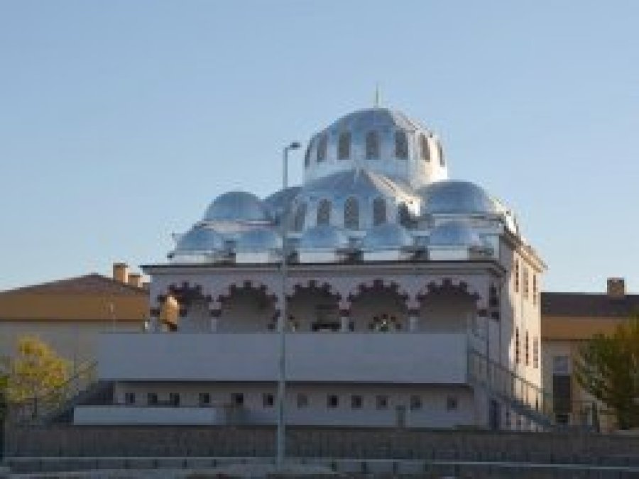Yapımı tamamlanamayan cami yardım bekliyor