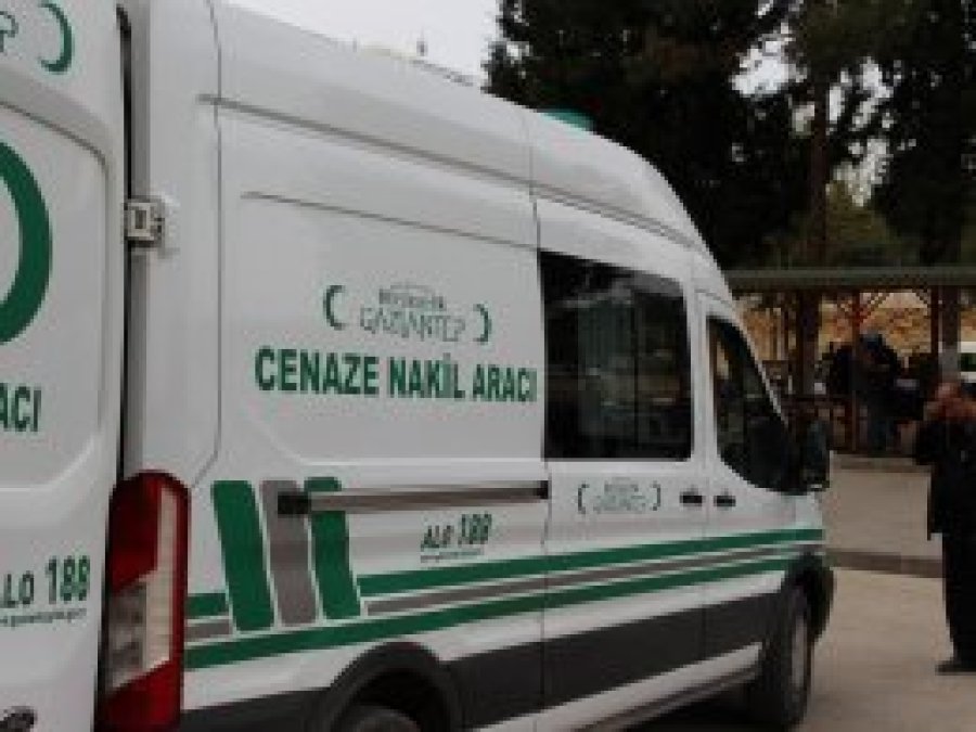 Ağabeyinin evindeki havuzda ölü bulundu