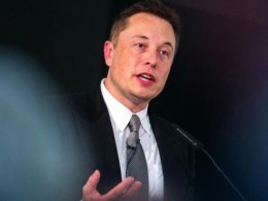 Elon Musk yapay zekaya karşı yine uyardı