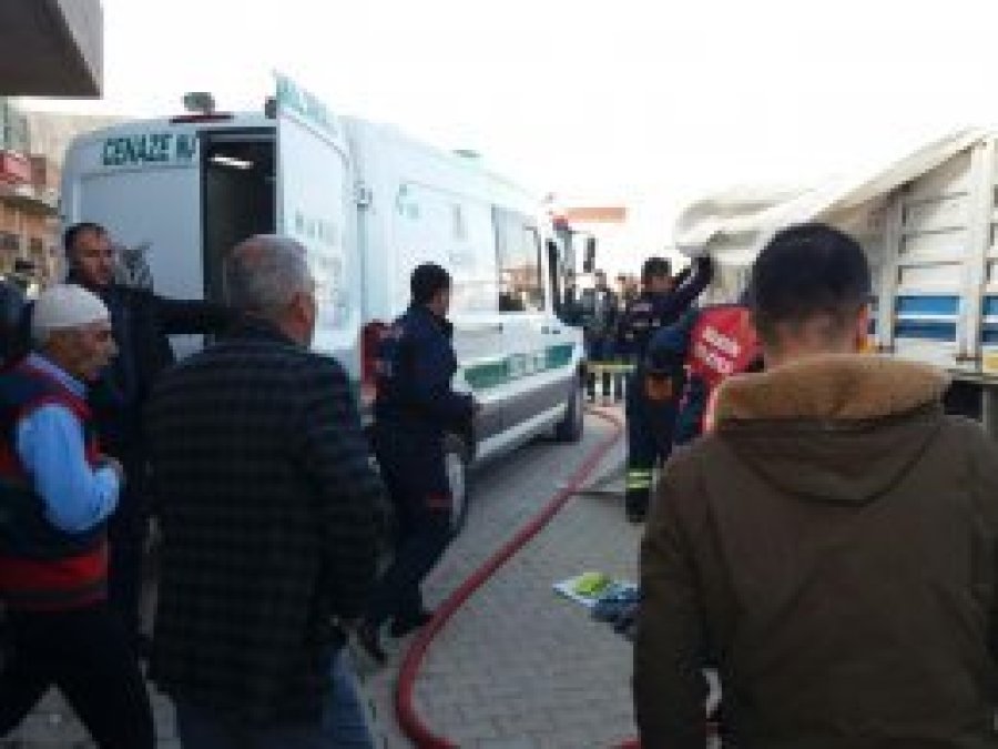 TIR'ın arkasında fark etmediği torununu ezdi