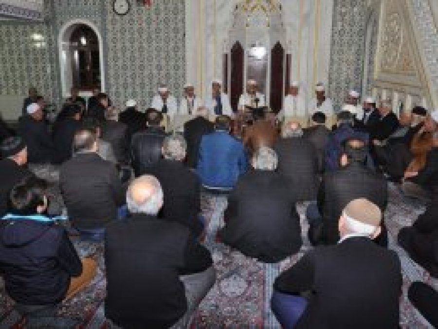 Batman'da camilerde “Mevlid Kandili” ihya edildi