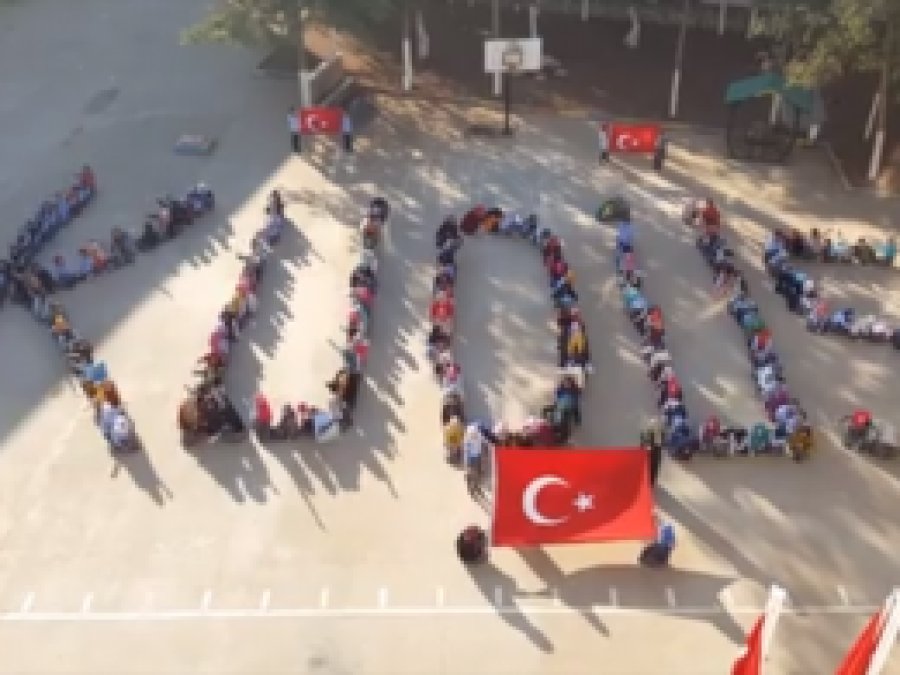 İmam hatipliler bedenleriyle Kudüs yazdı