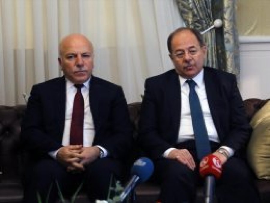 Akdağ: ABD'de bir tiyatro oynanıyor
