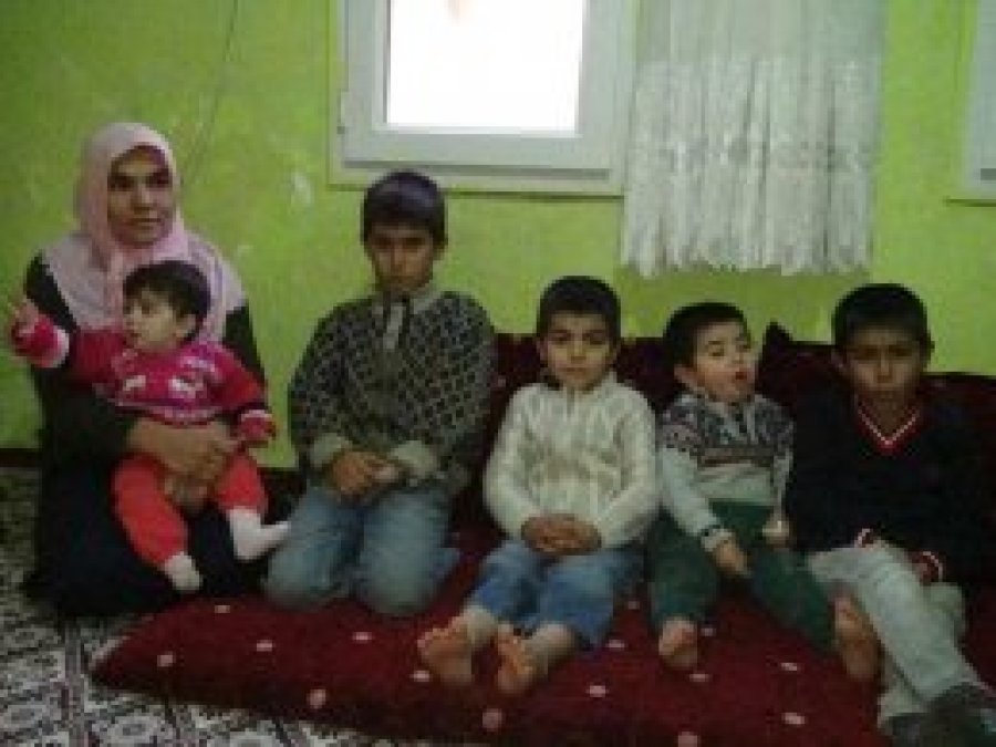 Babaları ölen mağdur aile yardım bekliyor