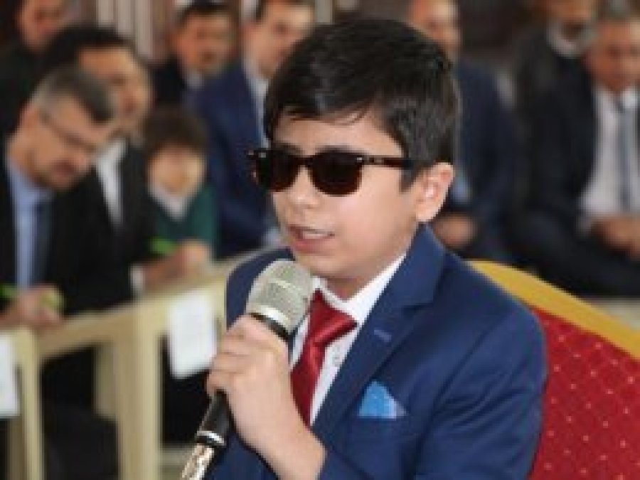 Ezan okuma yarışmasında âmâ öğrenci birinci oldu