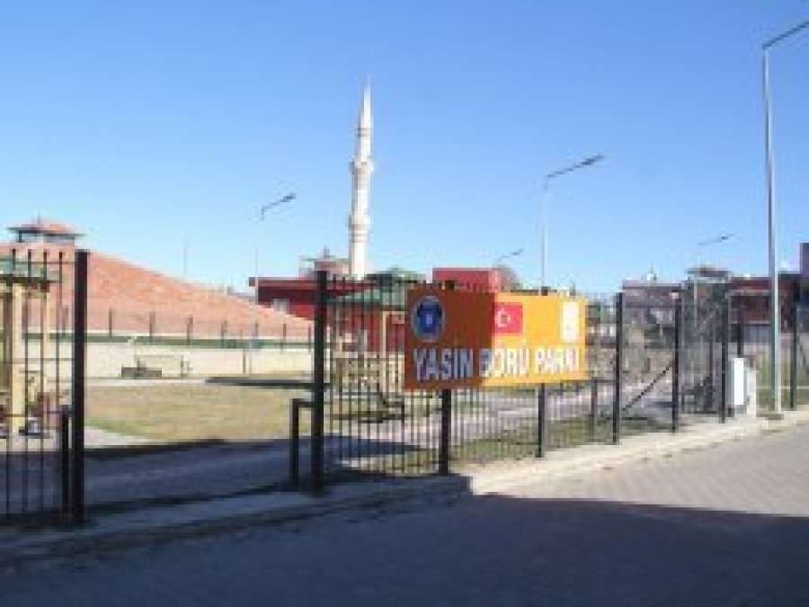 Yeni yapılan parka "Yasin Börü" adı verildi