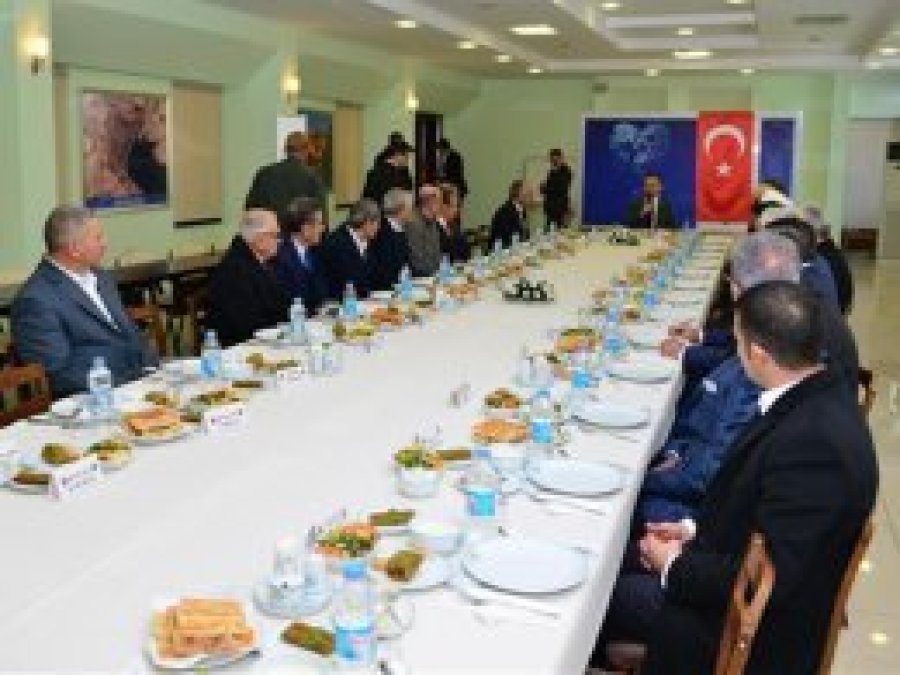 Aksoy kanaat önderleriyle görüştü