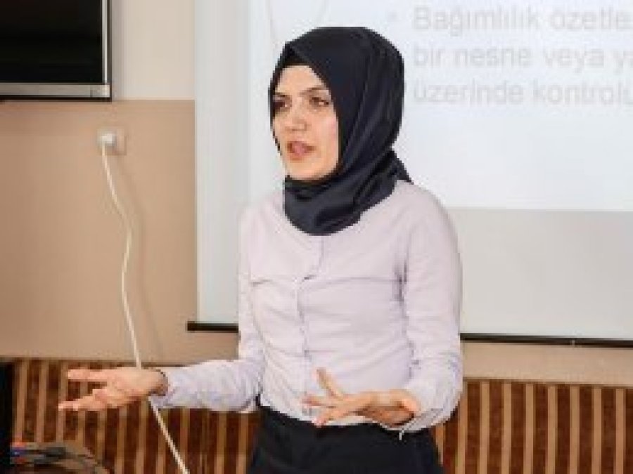 'Madde bağımlılığına karşı en büyük rol ailelerindir'