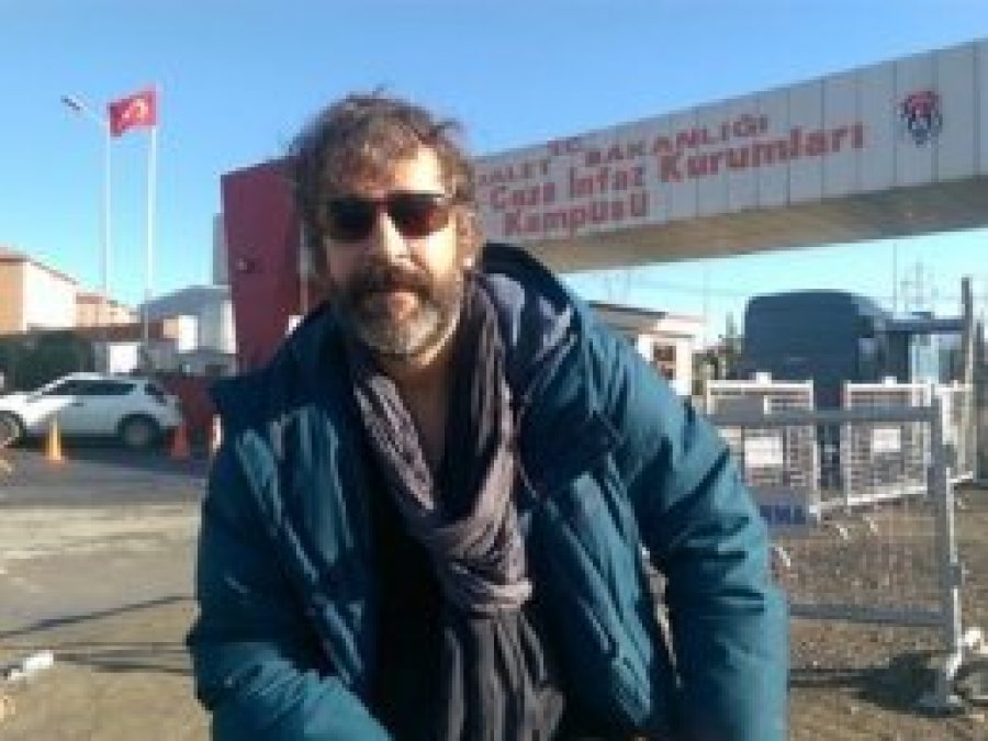 Die Welt Türkiye muhabiri Deniz Yücel tutuklandı
