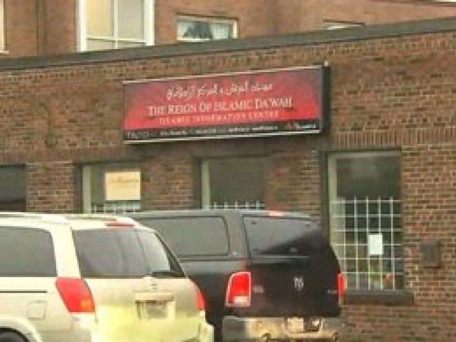 Toronto’da mescit yakma girişimi