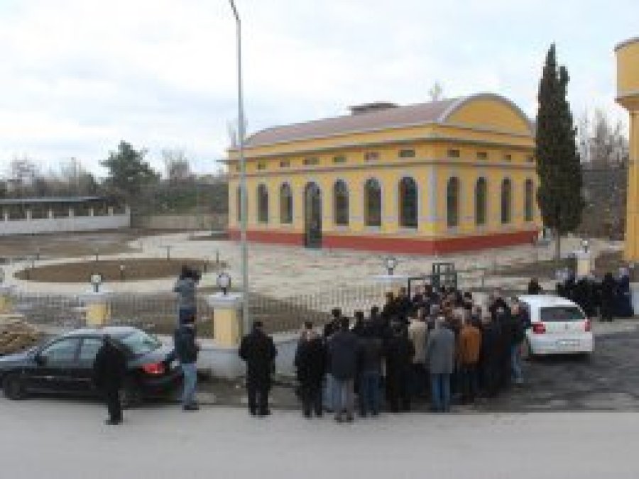 CHP'li Belediye'den türbe skandalı