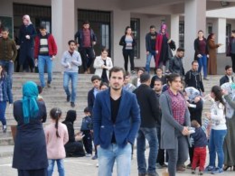 Milyonlarca öğrenci YGS'de ter döktü