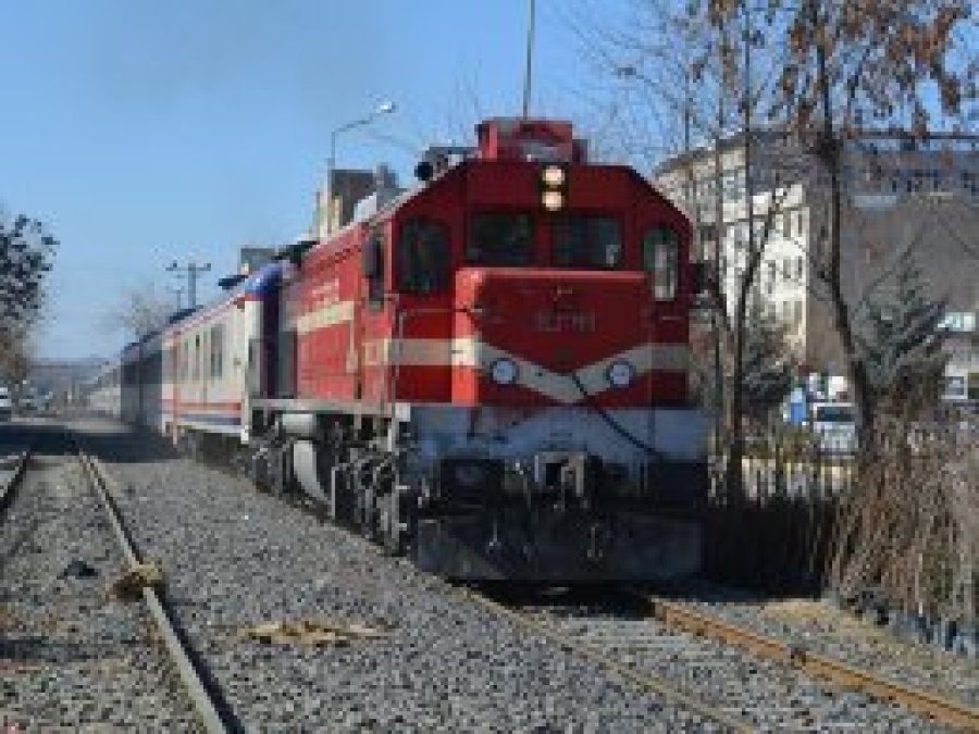 Demiryoluna tuzaklanan patlayıcı imha edildi