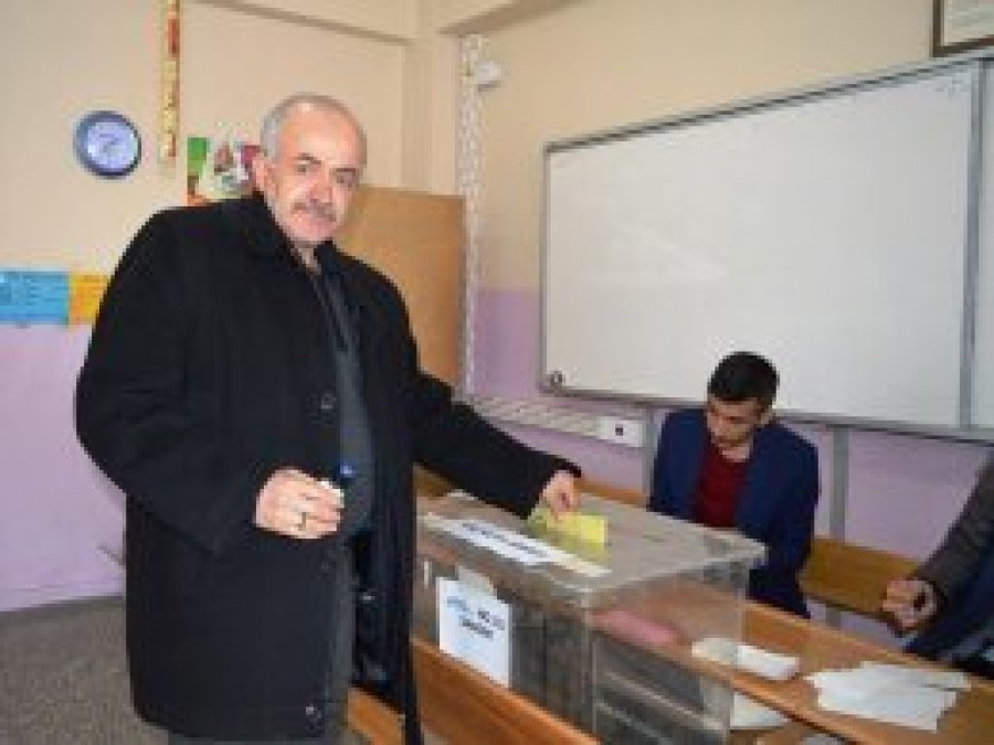 Oy kullanan vatandaşlar huzur istediler
