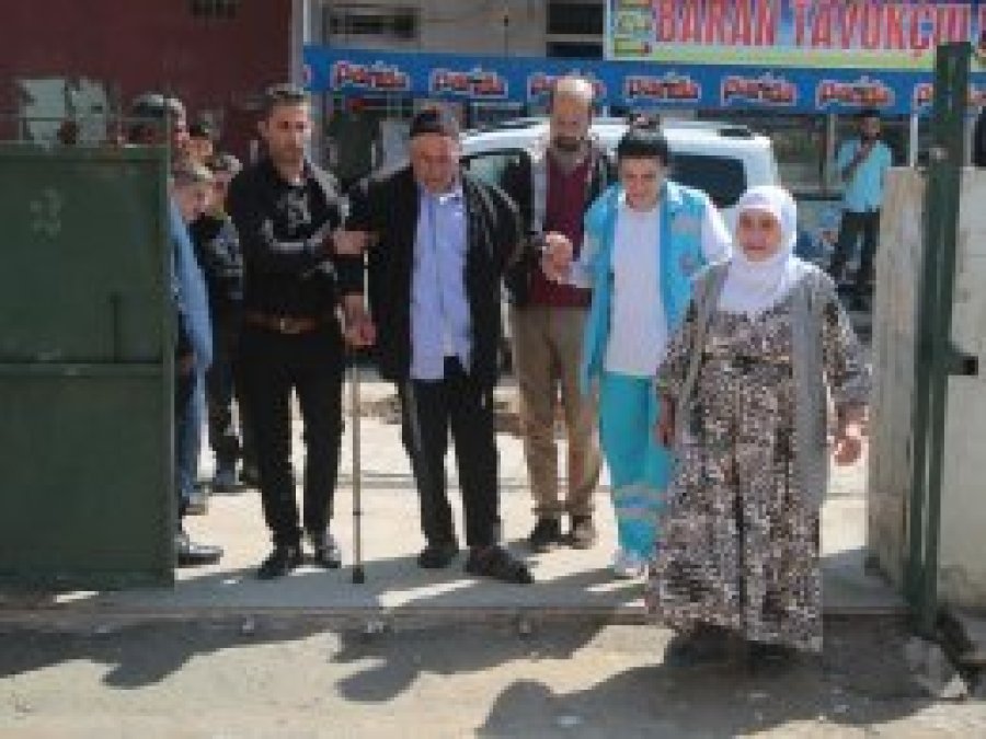 Yatalak hastalar oy kullandı
