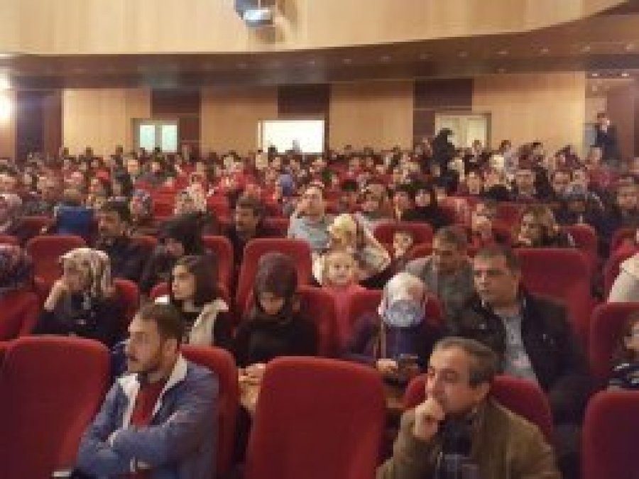 'Peygamber anlayışını çocuklarımıza vermeliyiz'