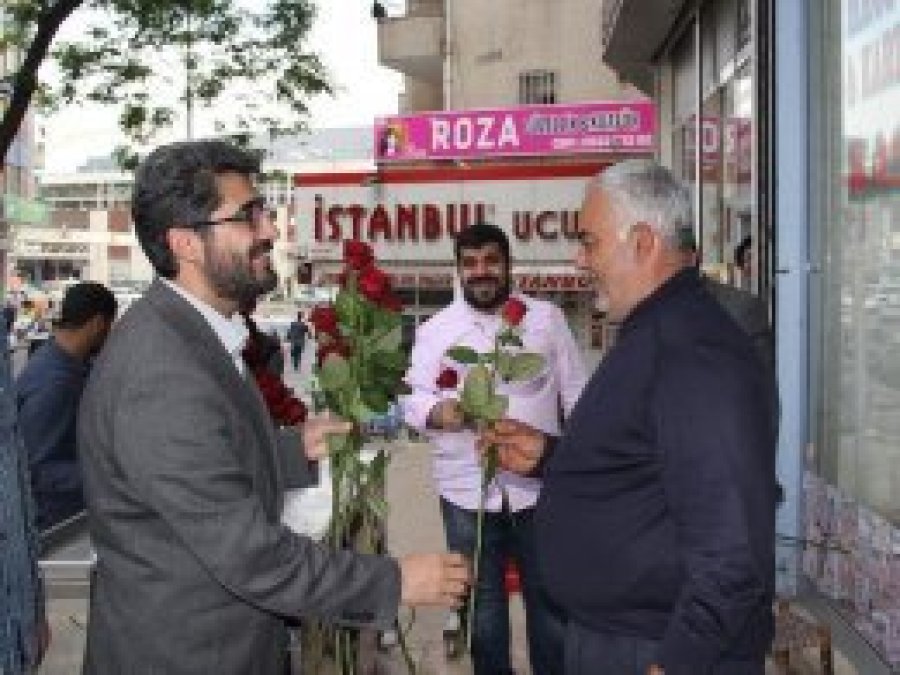 Kutlu Doğum etkinliğine güllü davet