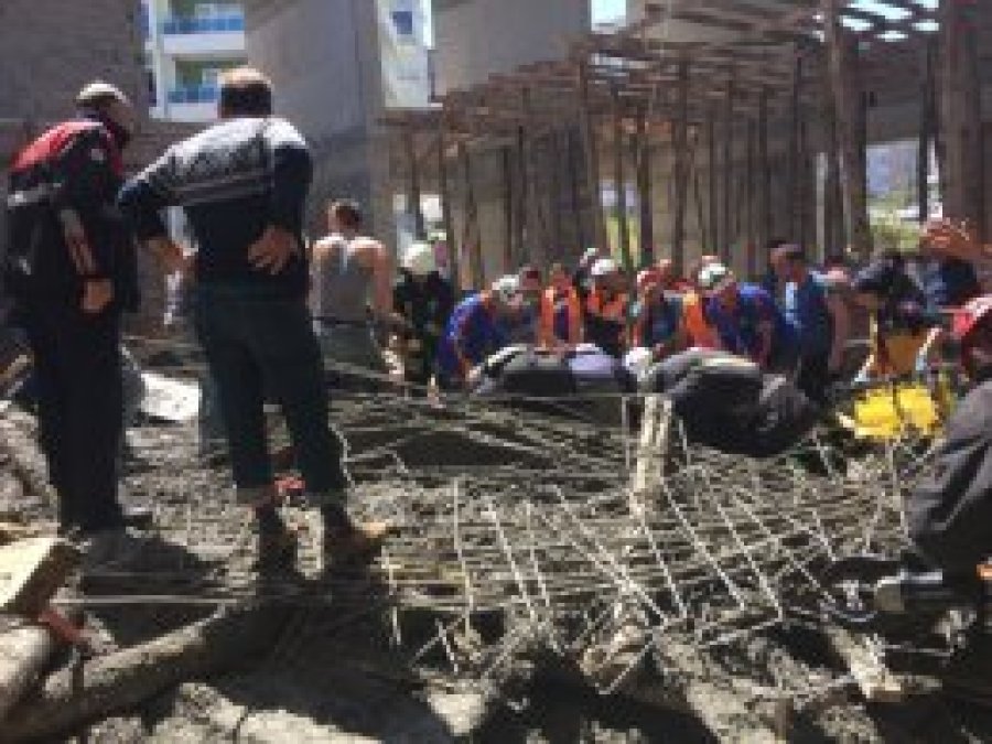 Samsun'da cami inşaatı çöktü: 4 ölü
