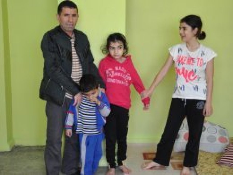 Çocukları engelli olan Suriyeli aile yardım bekliyor