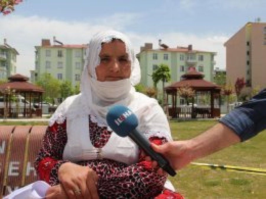 8 çocuk annesi kadını dolandırdılar