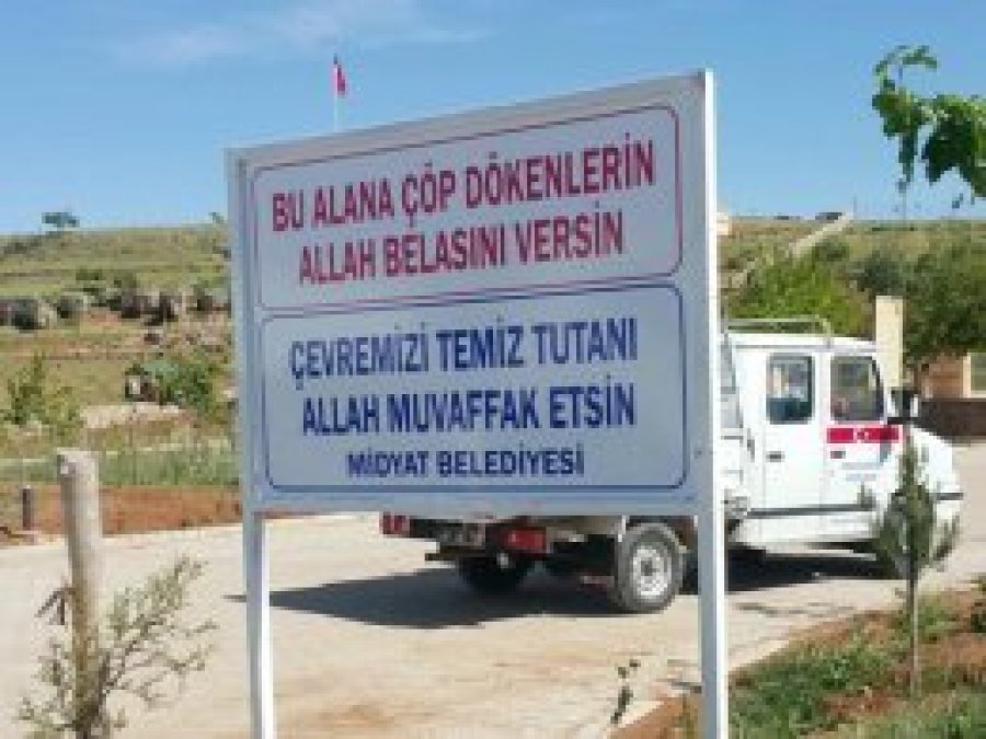 Belediyeden "dualı ve beddualı" tabela