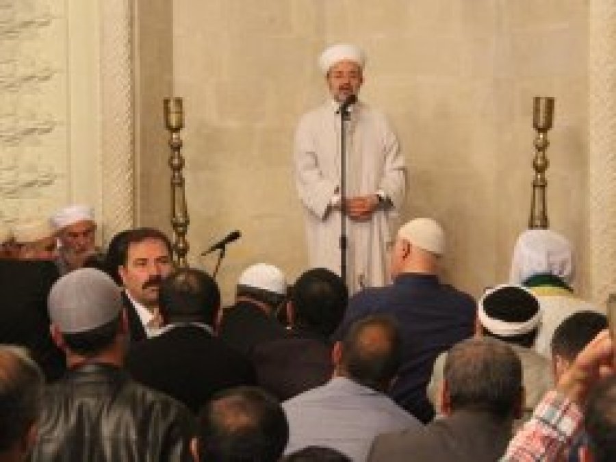 Görmez Diyarbakırlılarla sabah namazında buluştu