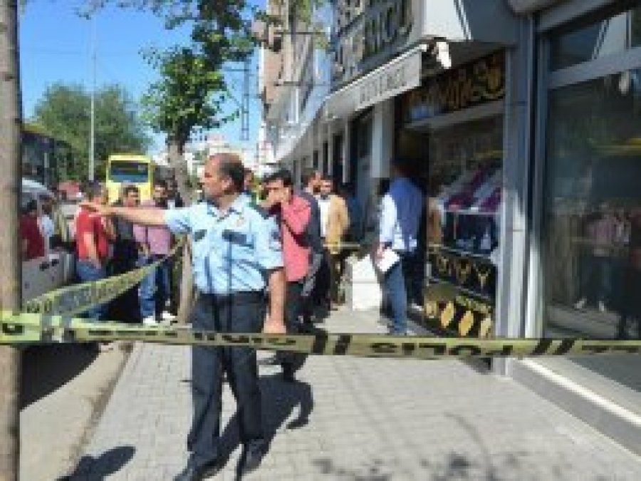 Kuyumcu soygununda çatışma: Bir ölü 2 yaralı